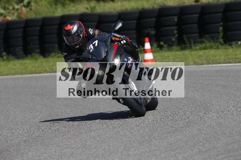 /Archiv-2024/29 12.06.2024 MOTO.CH Track Day ADR/Gruppe gelb/37